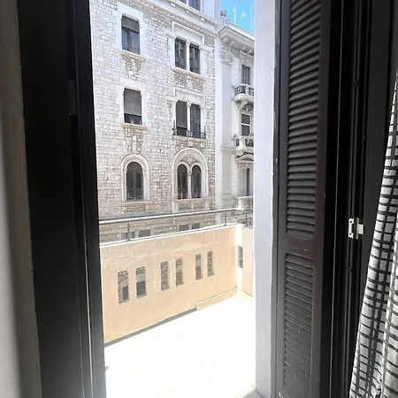Apartament Mondrian-bozzi 59 Bari